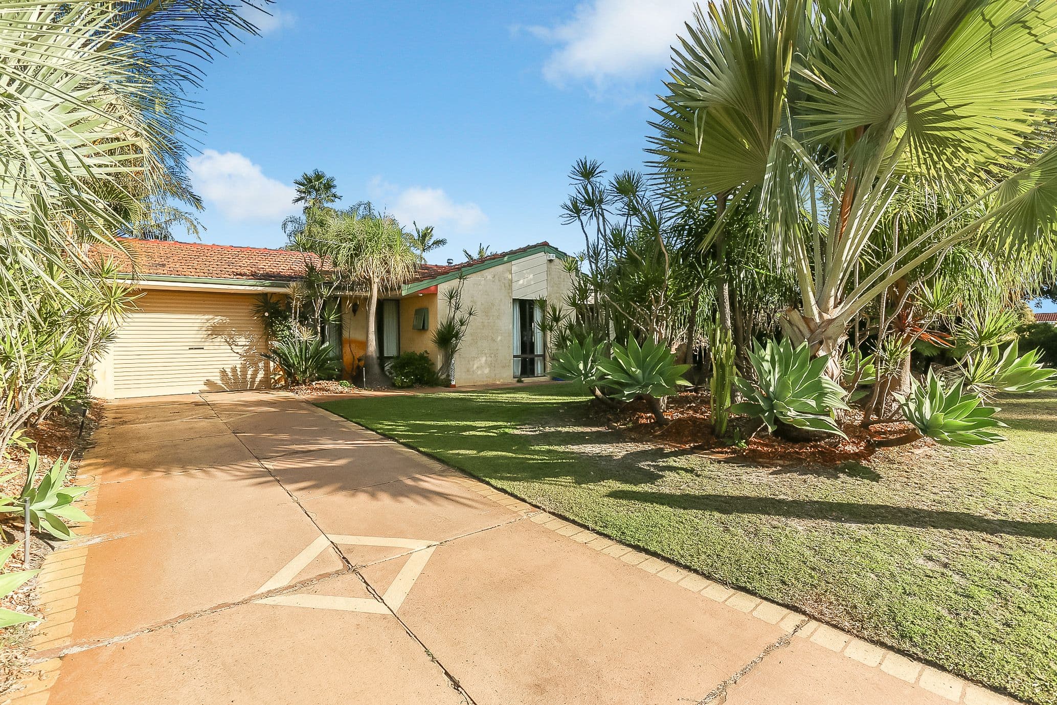 7 Rolland Court, Leeming WA 6149, Leeming - Thumbnail 2