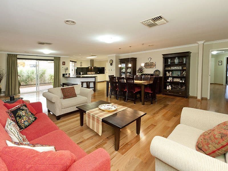 18 Longshaw Circuit, CANNING VALE WA 6155, Canning Vale - Image 1