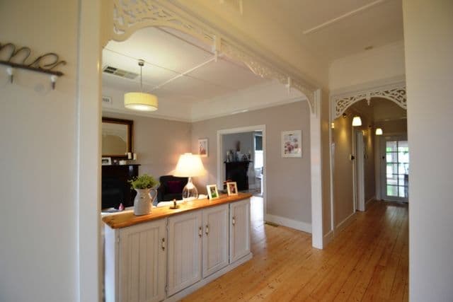 17 Park Street, SEYMOUR VIC 3660, Seymour - Thumbnail 2
