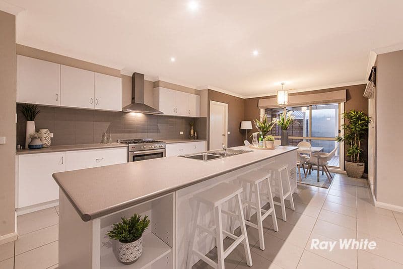 4 Ferndown Drive, Cranbourne VIC 3977, Cranbourne - Thumbnail 4