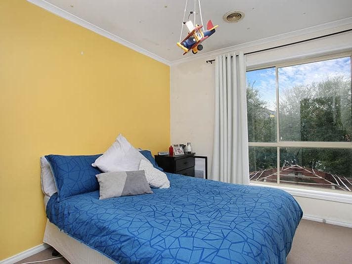8 Ratcliffe Way, Lynbrook, Lynbrook - Thumbnail 8