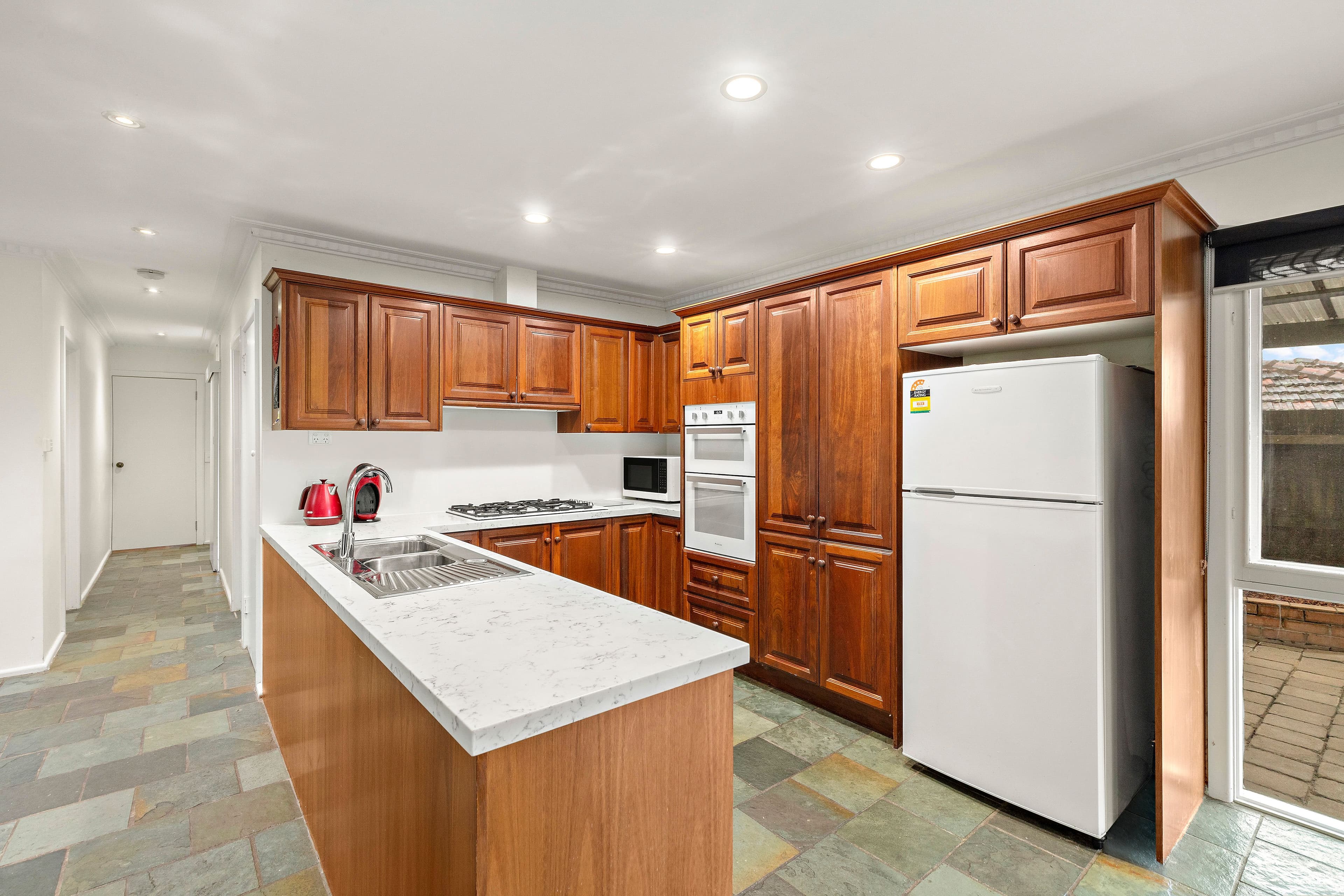 5 Yaltara Avenue, Bundoora VIC 3083, Bundoora - Thumbnail 2