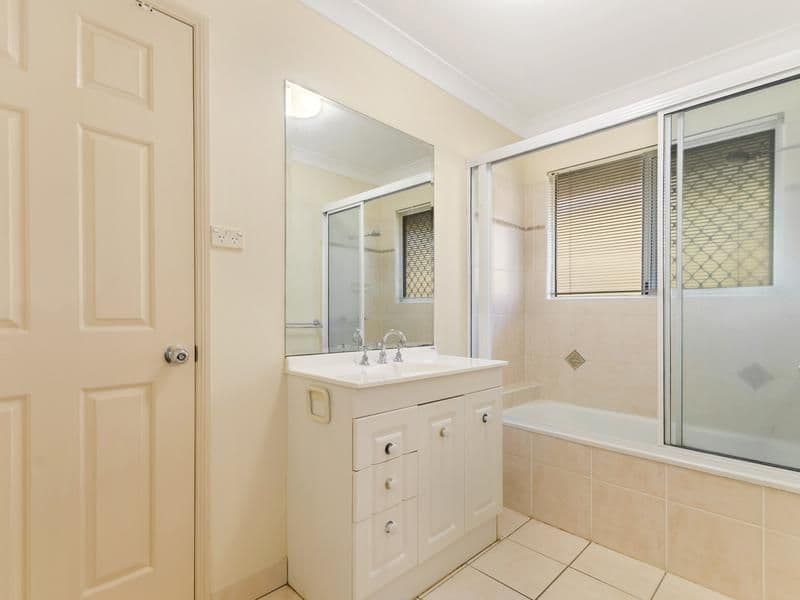 29 Southern Cross Circuit, DOUGLAS QLD 4354, Douglas - Thumbnail 5