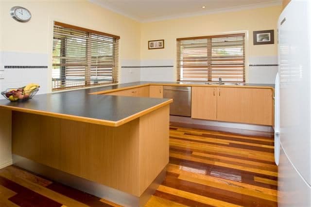 7 Coonara Street, HOLLAND PARK QLD 4121, Holland Park - Thumbnail 3