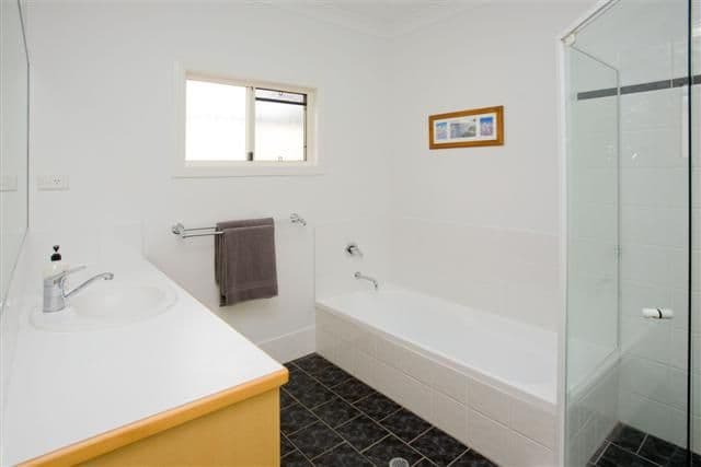 7 Coonara Street, HOLLAND PARK QLD 4121, Holland Park - Thumbnail 5