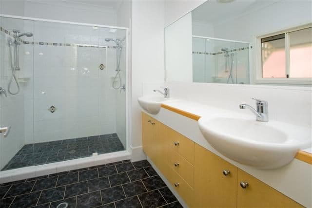 7 Coonara Street, HOLLAND PARK QLD 4121, Holland Park - Thumbnail 7