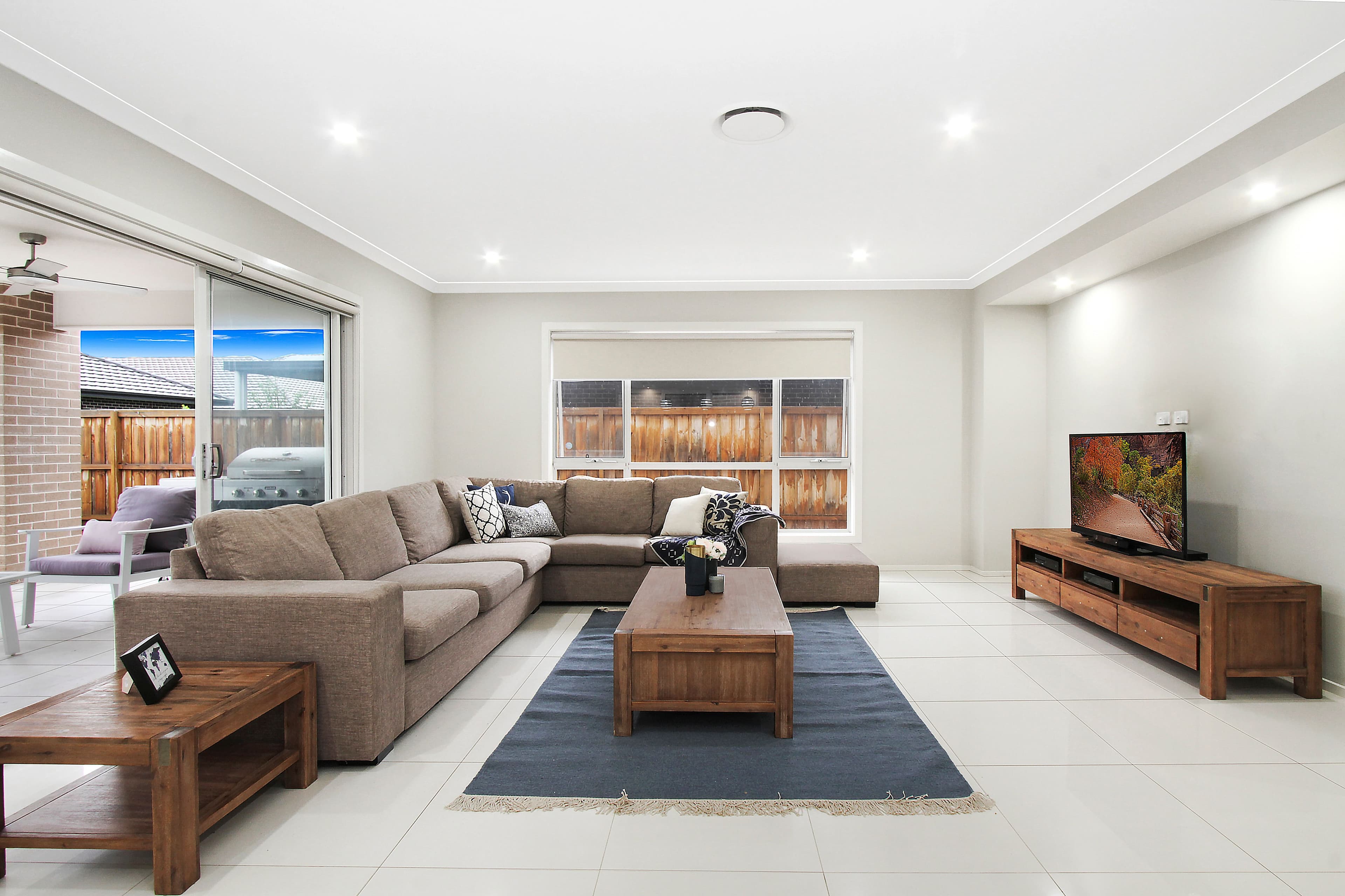 9 Crossley Avenue, Carnes Hill NSW 2171, Carnes Hill - Thumbnail 4