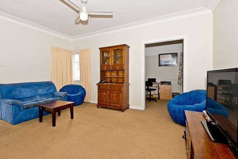 209 Pfingst Road, WAVELL HEIGHTS QLD 4012, Wavell Heights - Thumbnail 6