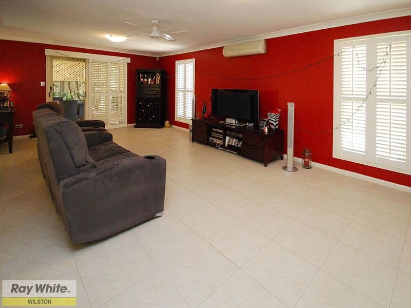 86 Oxford Crescent, BRIDGEMAN DOWNS QLD 4035, Bridgeman Downs - Thumbnail 4