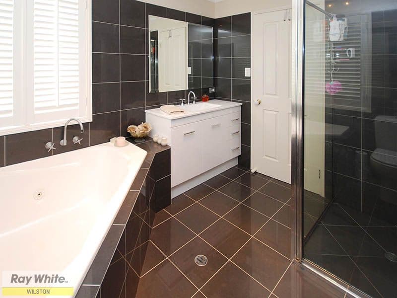 86 Oxford Crescent, BRIDGEMAN DOWNS QLD 4035, Bridgeman Downs - Thumbnail 8