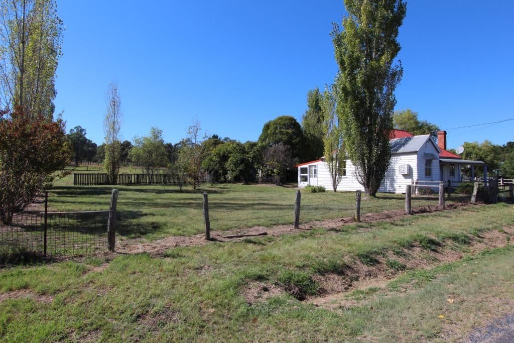 21 Logan Street, Tenterfield - Image 1