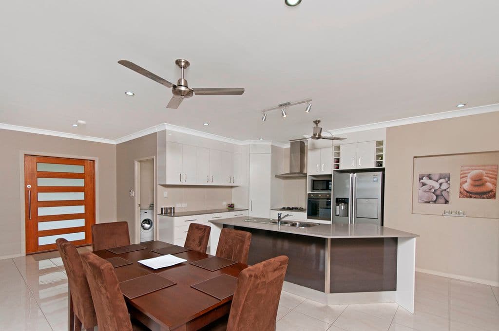30 Lockyer Crescent, BENTLEY PARK QLD 4869, Bentley Park - Thumbnail 4