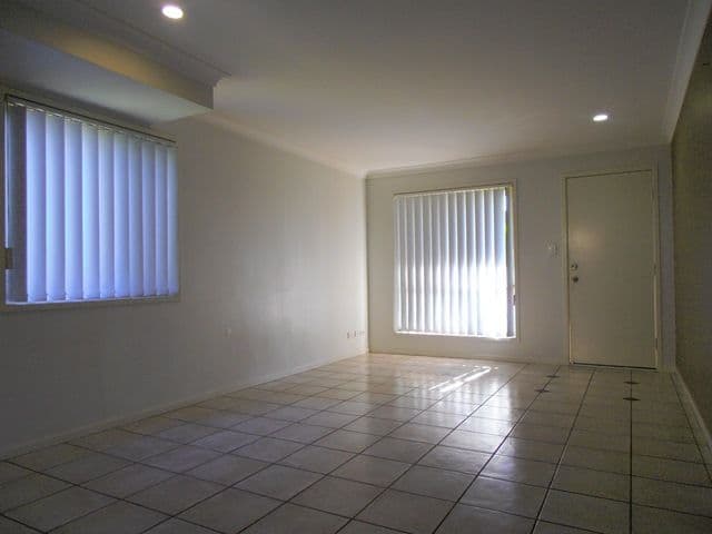 121 Palatine Street, CALAMVALE QLD 4116, Calamvale - Thumbnail 3
