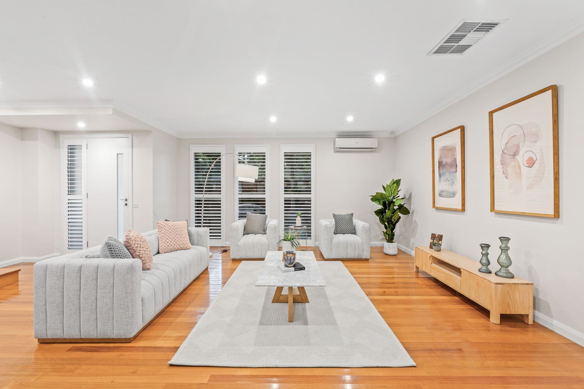 18 Inverloch Street, Box Hill South VIC 3128, Box Hill South - Thumbnail 2