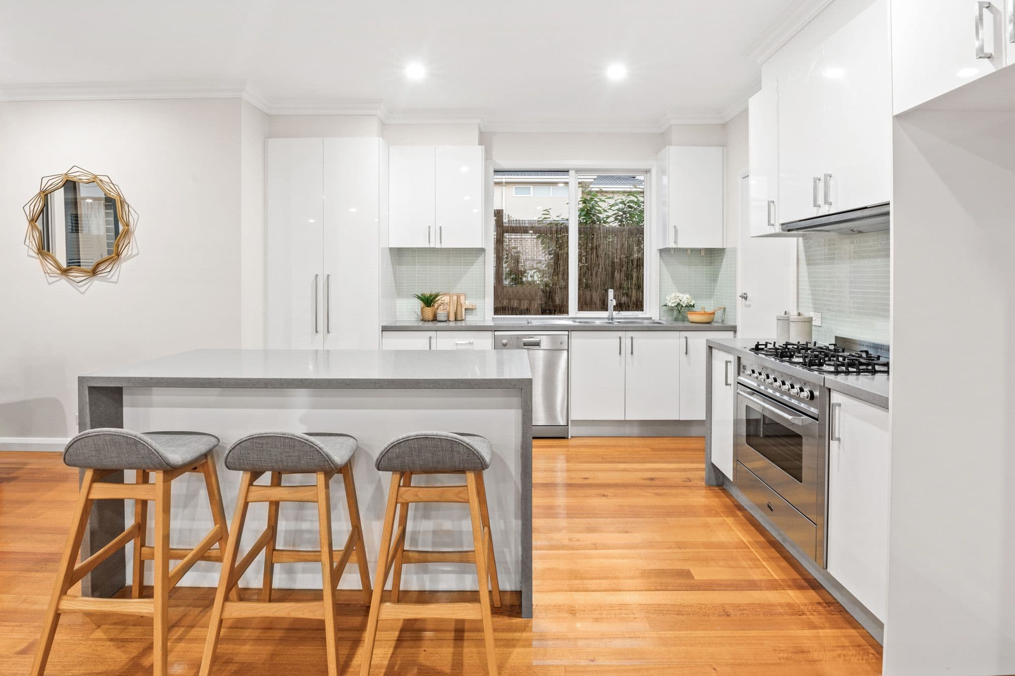 18 Inverloch Street, Box Hill South VIC 3128, Box Hill South - Thumbnail 3