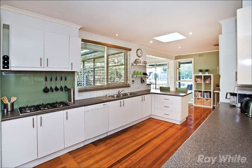 10 Eriden Close, GLEN WAVERLEY VIC 3150, Glen Waverley - Thumbnail 3