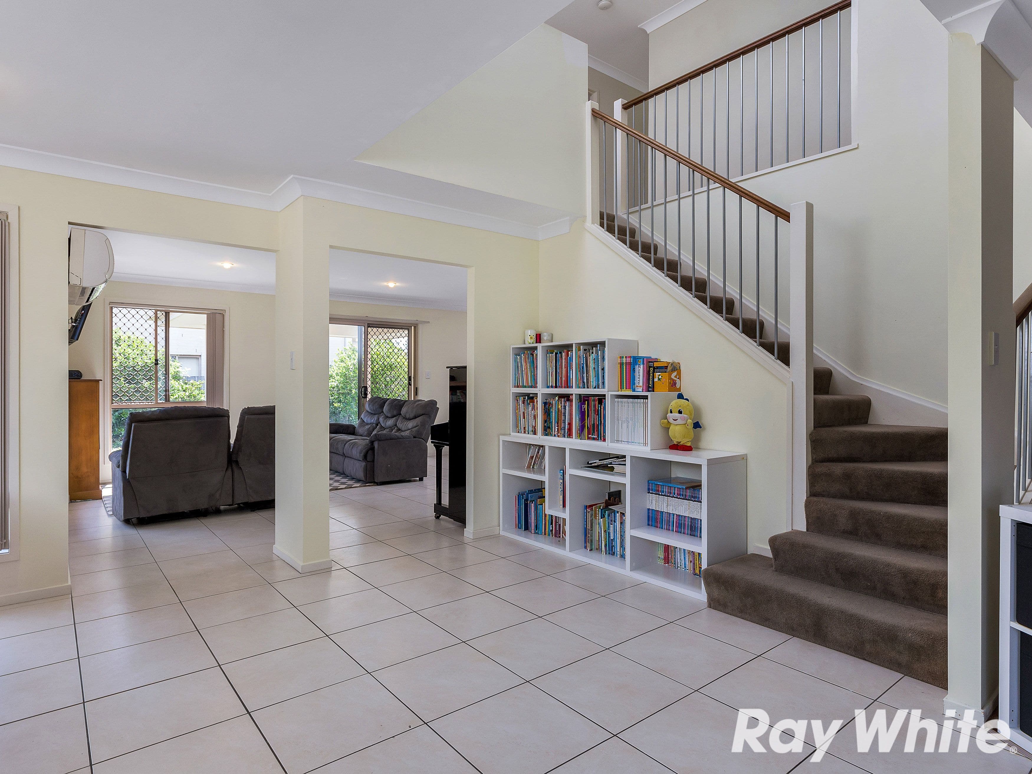 2 Mead Place, Calamvale QLD 4116, Calamvale - Thumbnail 2