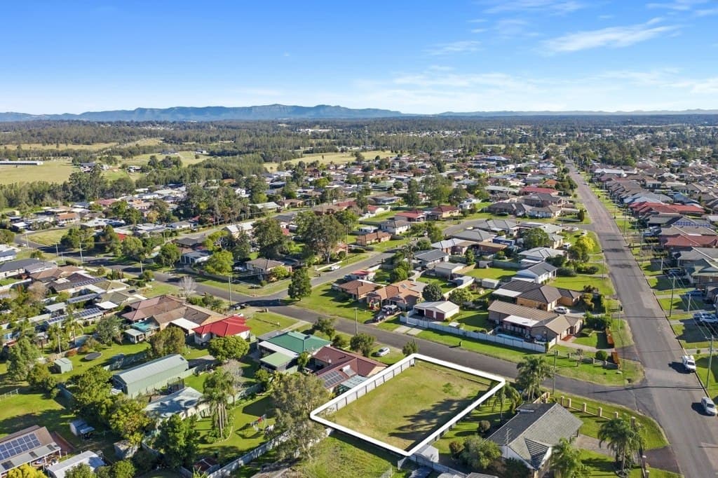 31 Spring Street, East Branxton - Thumbnail 2