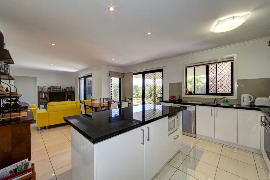 119 Davidson Street, BARGARA QLD 4670, Bargara - Thumbnail 7
