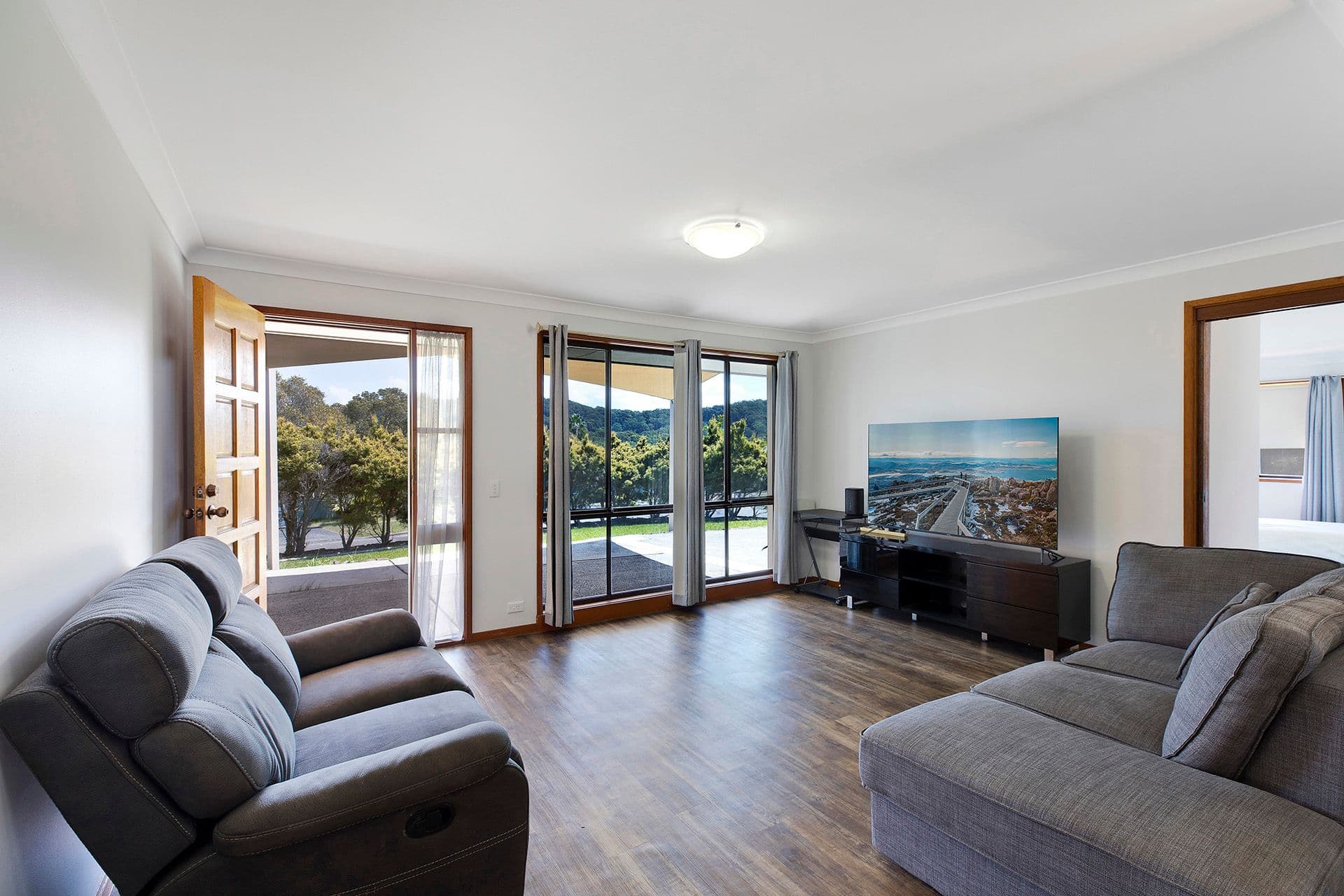 2 Bolton Street, Bateau Bay NSW 2261, Bateau Bay - Thumbnail 2