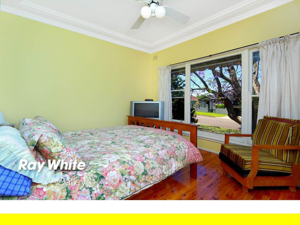 6 Tonitto Avenue, PEAKHURST NSW 2210, Peakhurst - Thumbnail 4