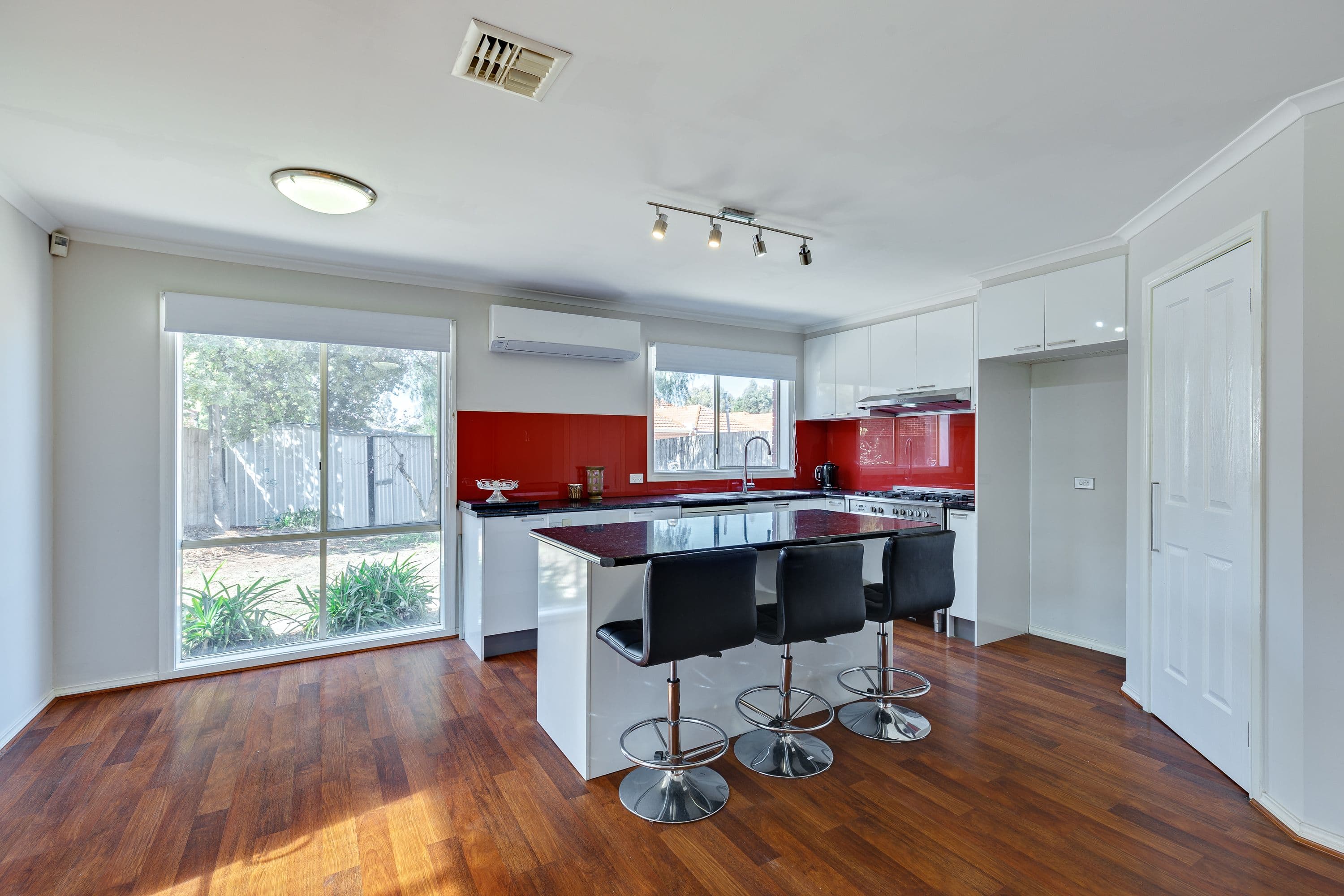 4 Jardier Terrace, South Morang VIC 3752, South Morang - Thumbnail 2
