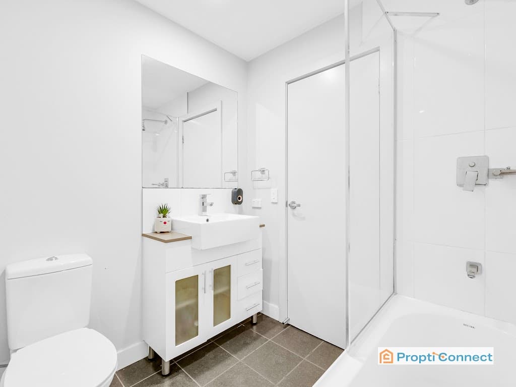 81B Mary Ann Drive, Glenfield, NSW, 2167, Glenfield - Thumbnail 6