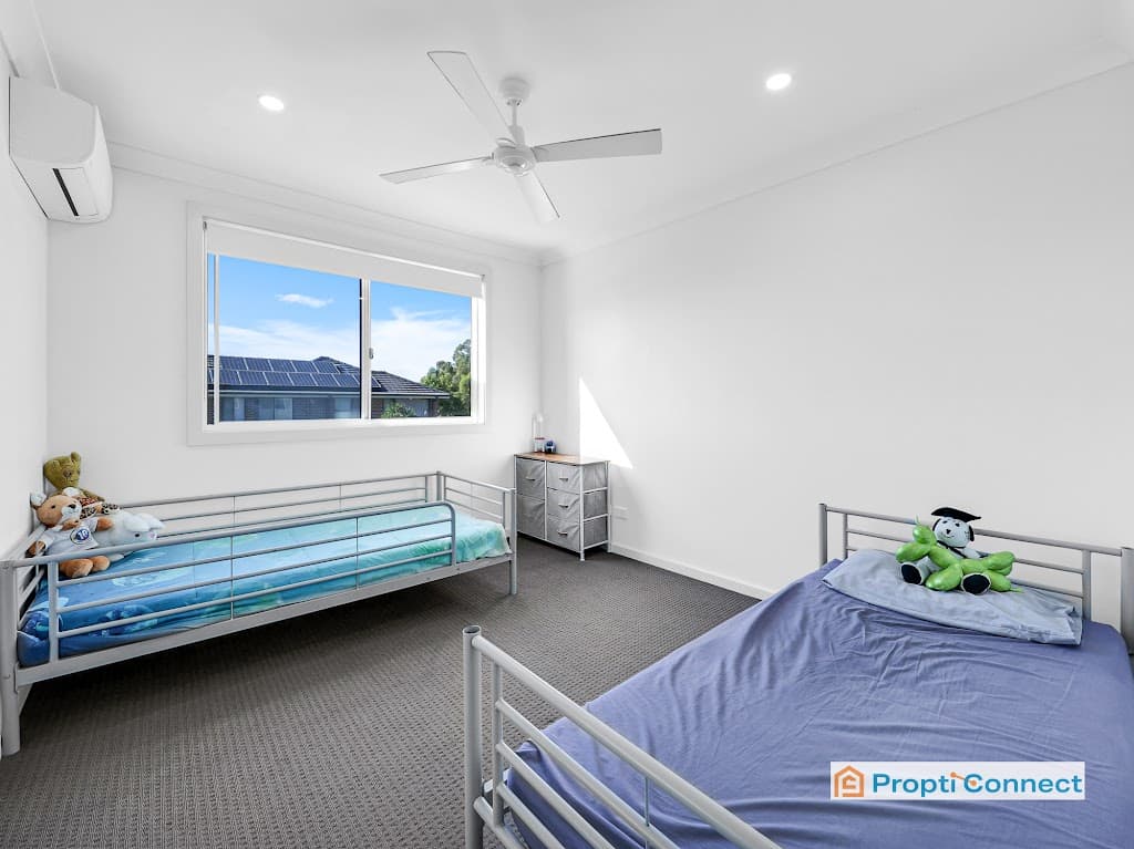81B Mary Ann Drive, Glenfield, NSW, 2167, Glenfield - Thumbnail 7