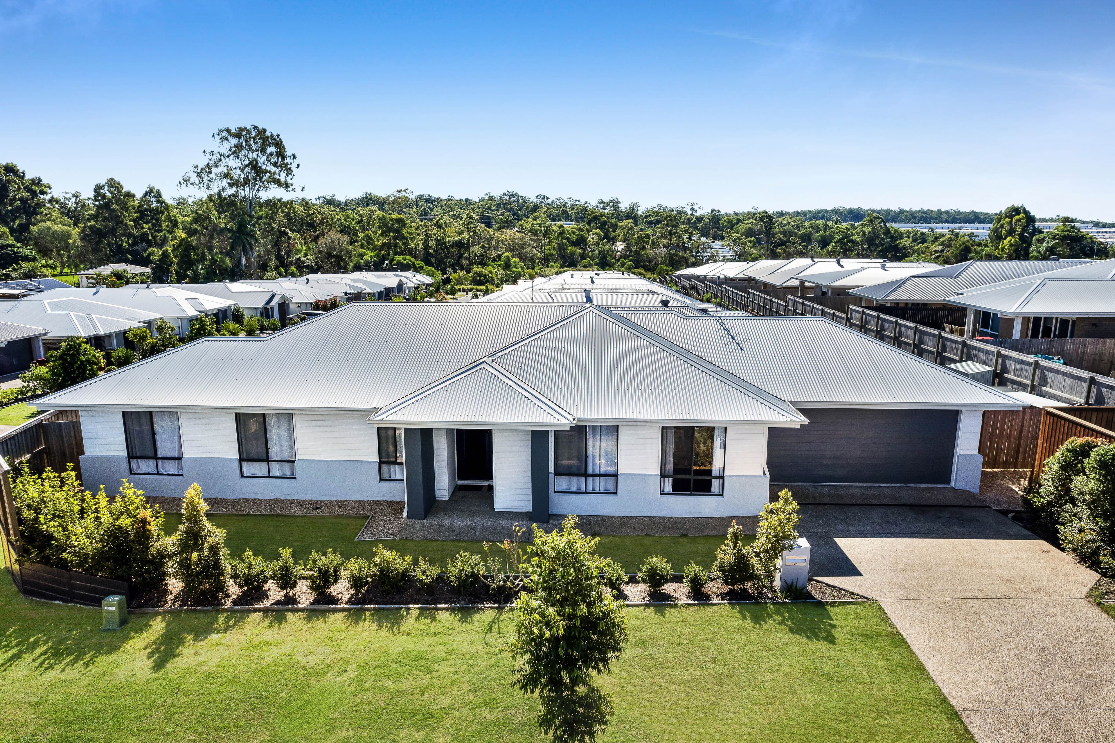 25 Spruce Circuit, Hillcrest QLD 4118, Hillcrest - Thumbnail 3