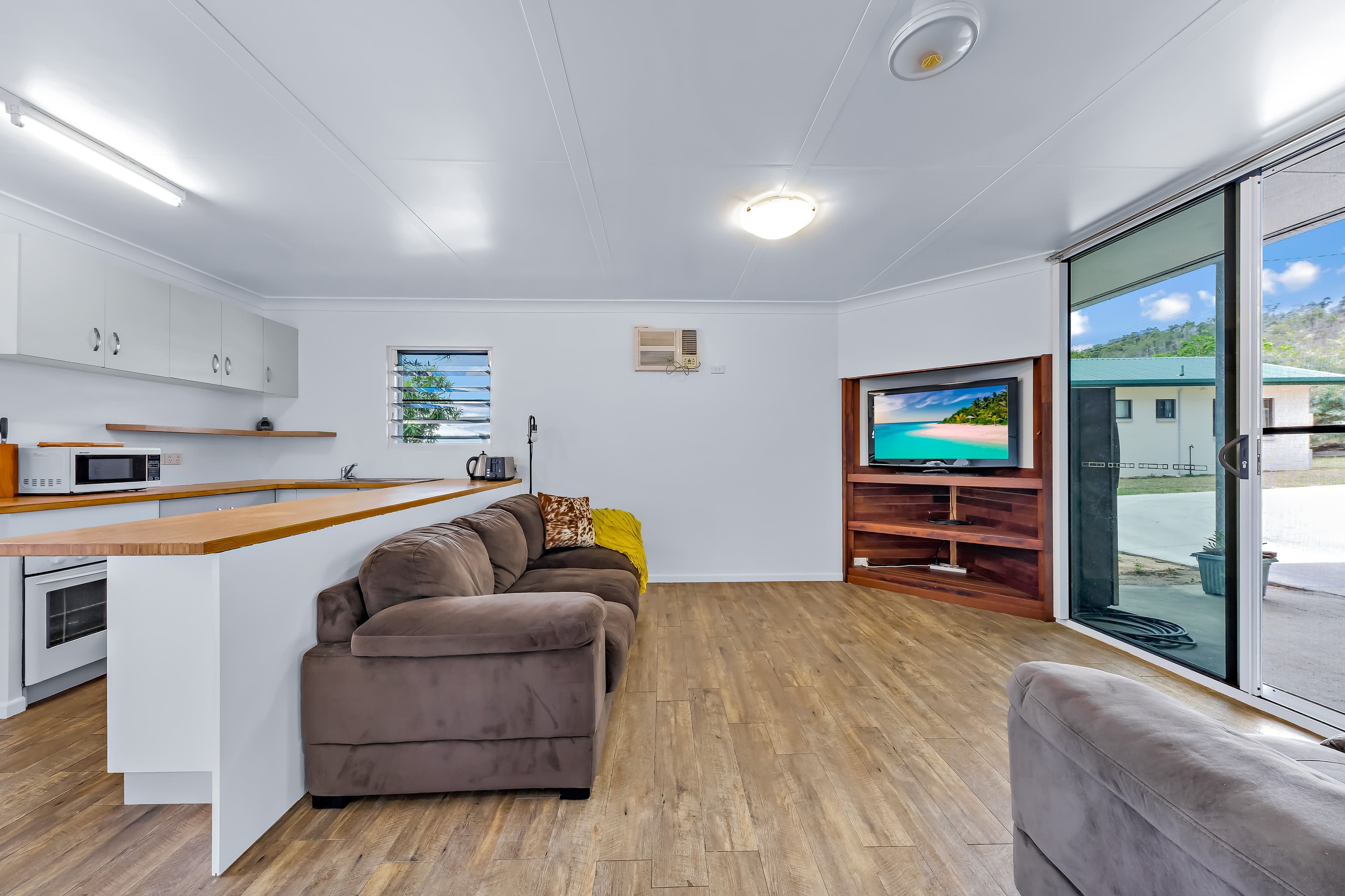 17 Cowry Crescent, Dingo Beach QLD 4800, Dingo Beach - Thumbnail 3