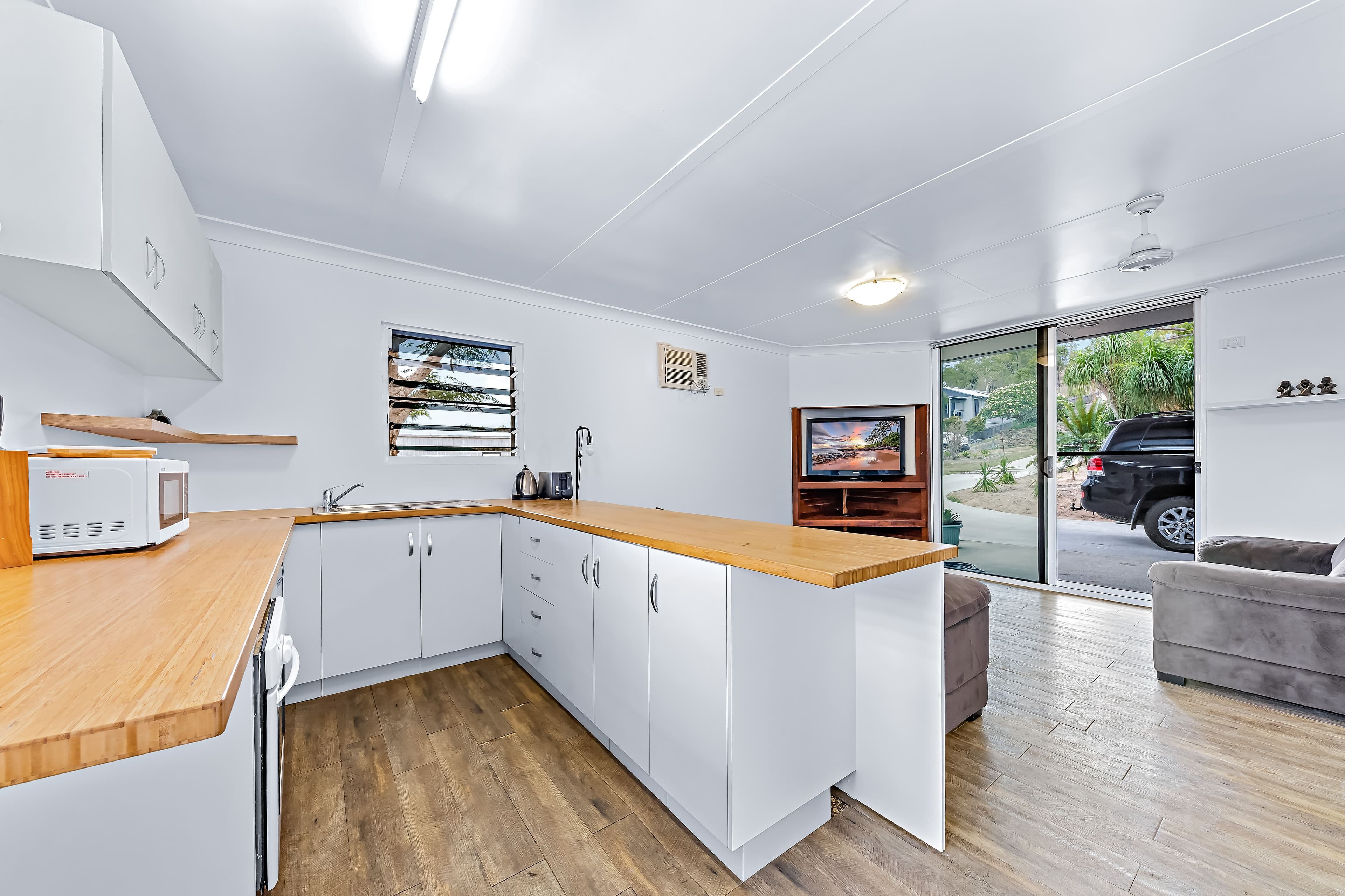 17 Cowry Crescent, Dingo Beach QLD 4800, Dingo Beach - Thumbnail 6