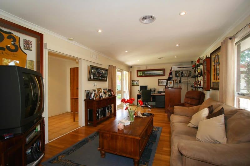 102 Village Drive, DINGLEY VILLAGE VIC 3172, Dingley Village - Thumbnail 2