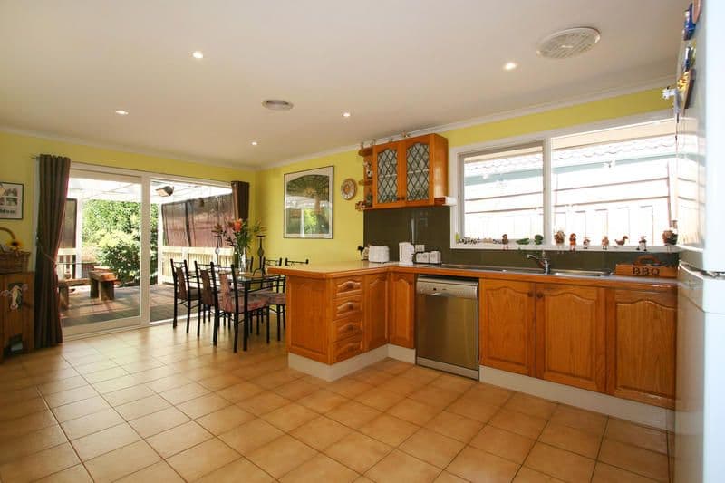 102 Village Drive, DINGLEY VILLAGE VIC 3172, Dingley Village - Thumbnail 5