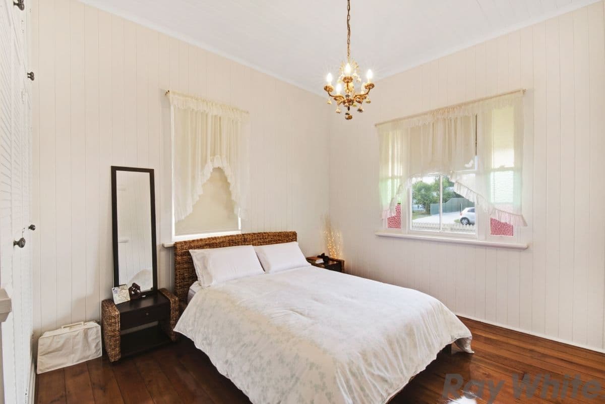 16 Lawnhill Avenue, Deception Bay QLD 4508, Deception Bay - Thumbnail 2