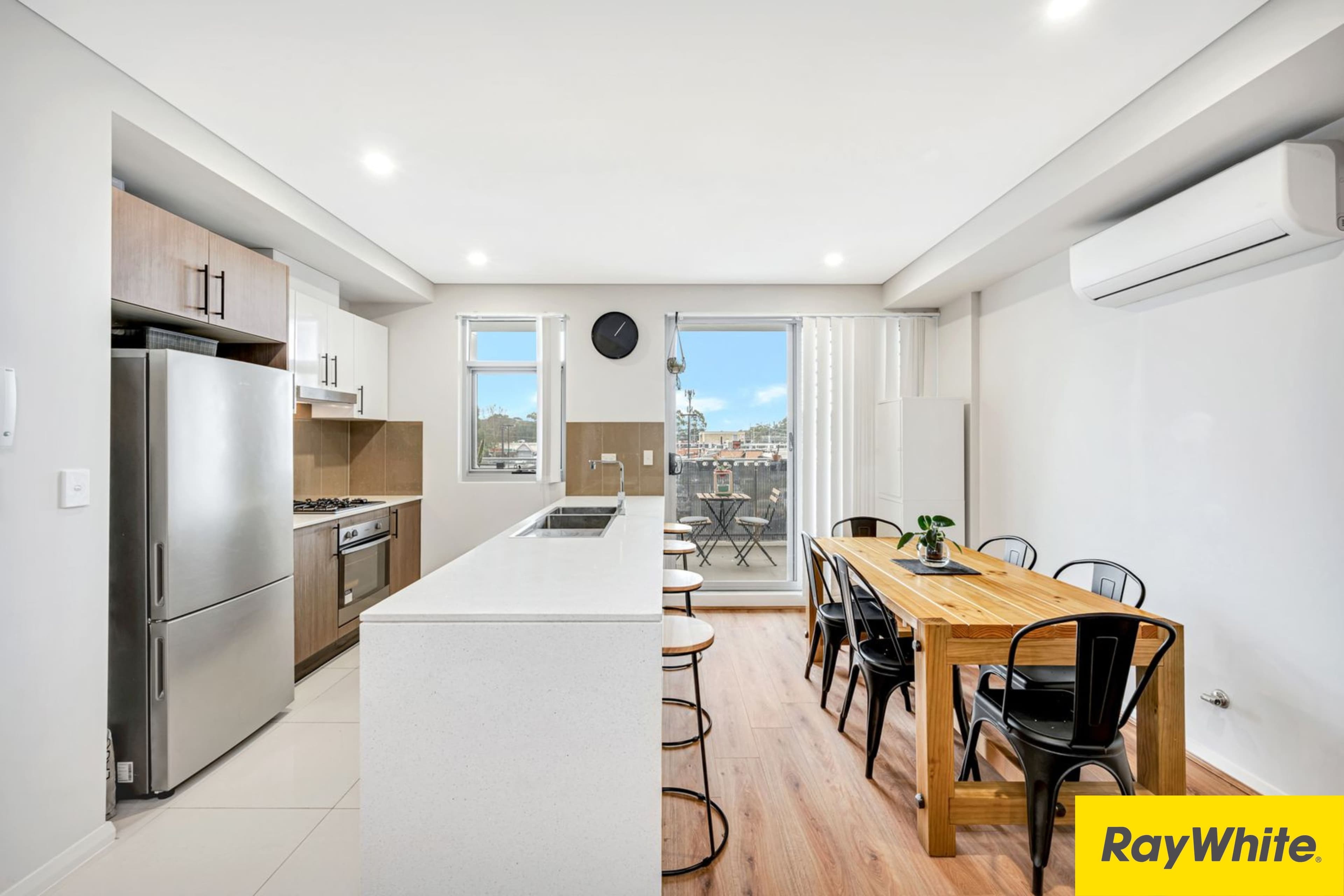 164 The Esplanade, Caroline Springs VIC 3023, Caroline Springs - Thumbnail 2