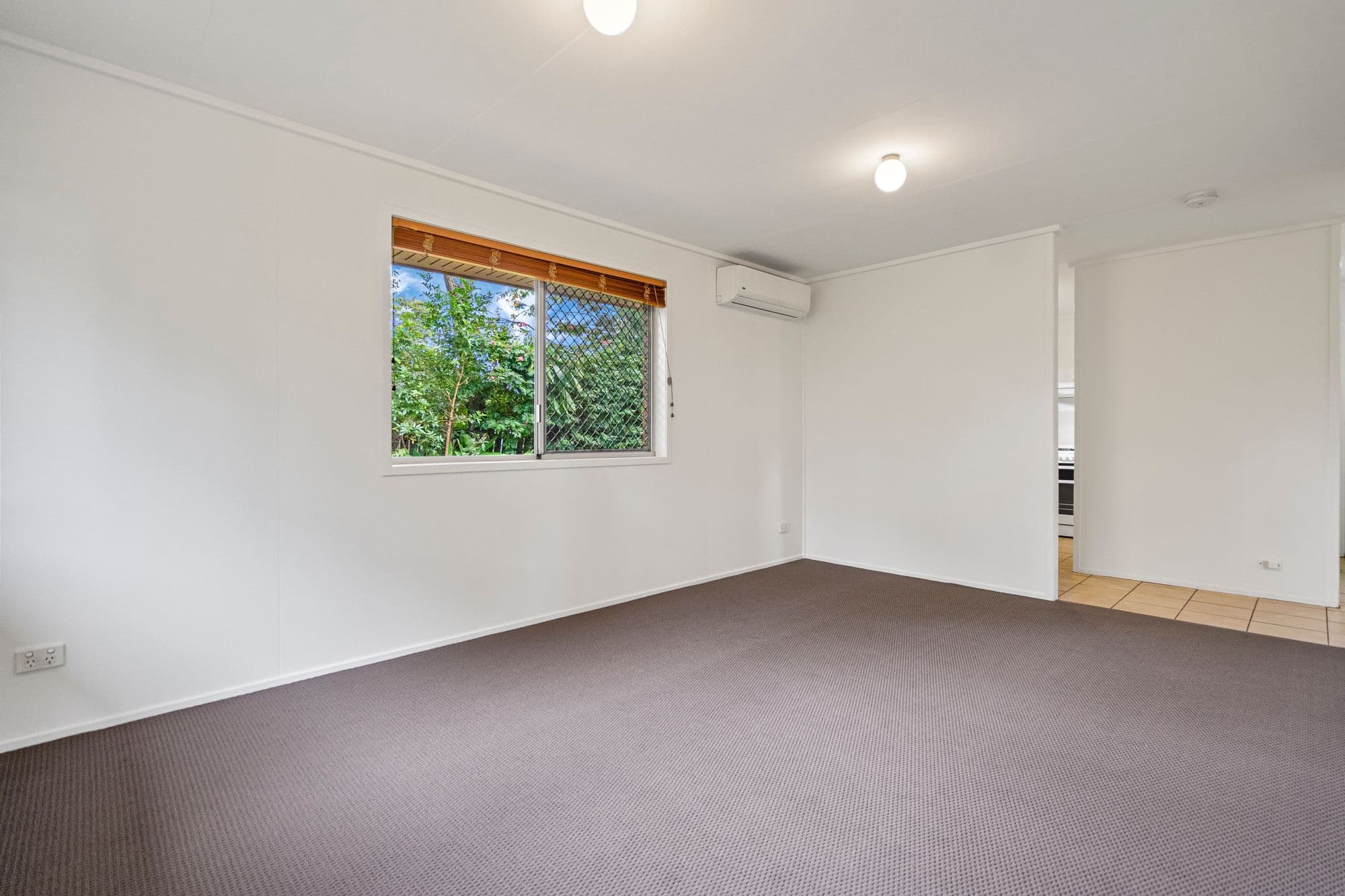 6 Roslyn Court, Eagleby QLD 4207, Eagleby - Thumbnail 4
