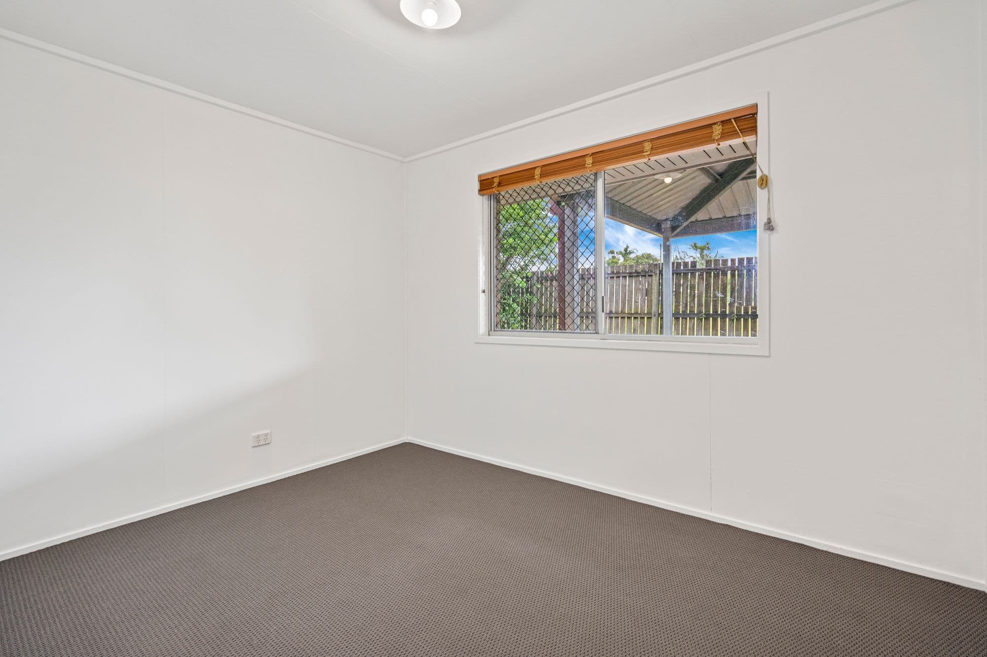 6 Roslyn Court, Eagleby QLD 4207, Eagleby - Thumbnail 7