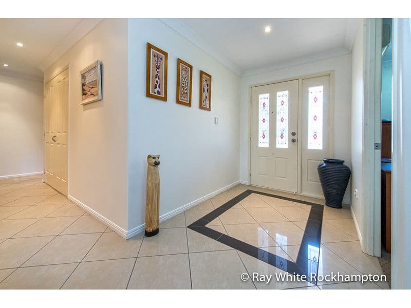 8 Harris Crescent, NORMAN GARDENS QLD 4701, Norman Gardens - Thumbnail 3