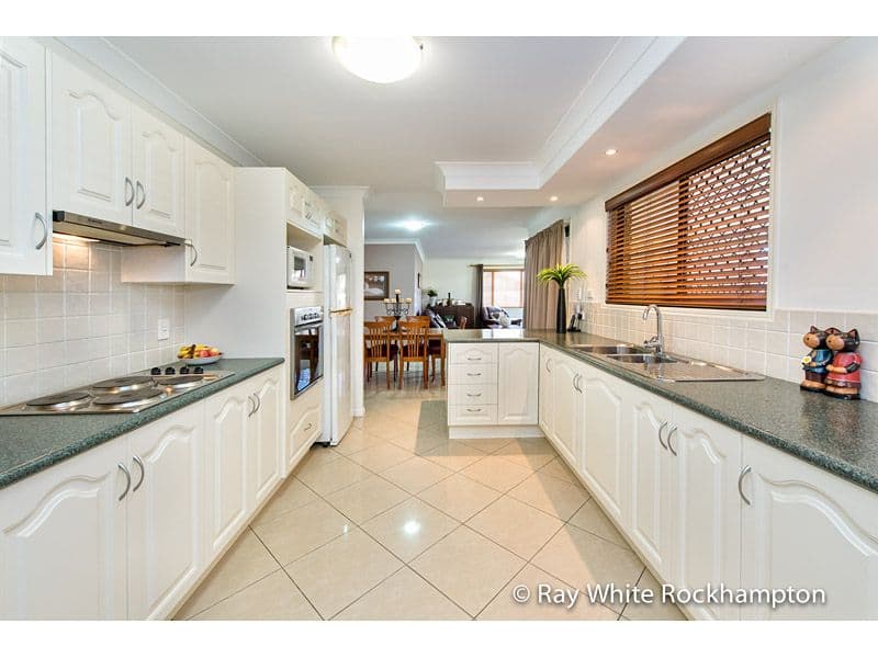 8 Harris Crescent, NORMAN GARDENS QLD 4701, Norman Gardens - Thumbnail 4