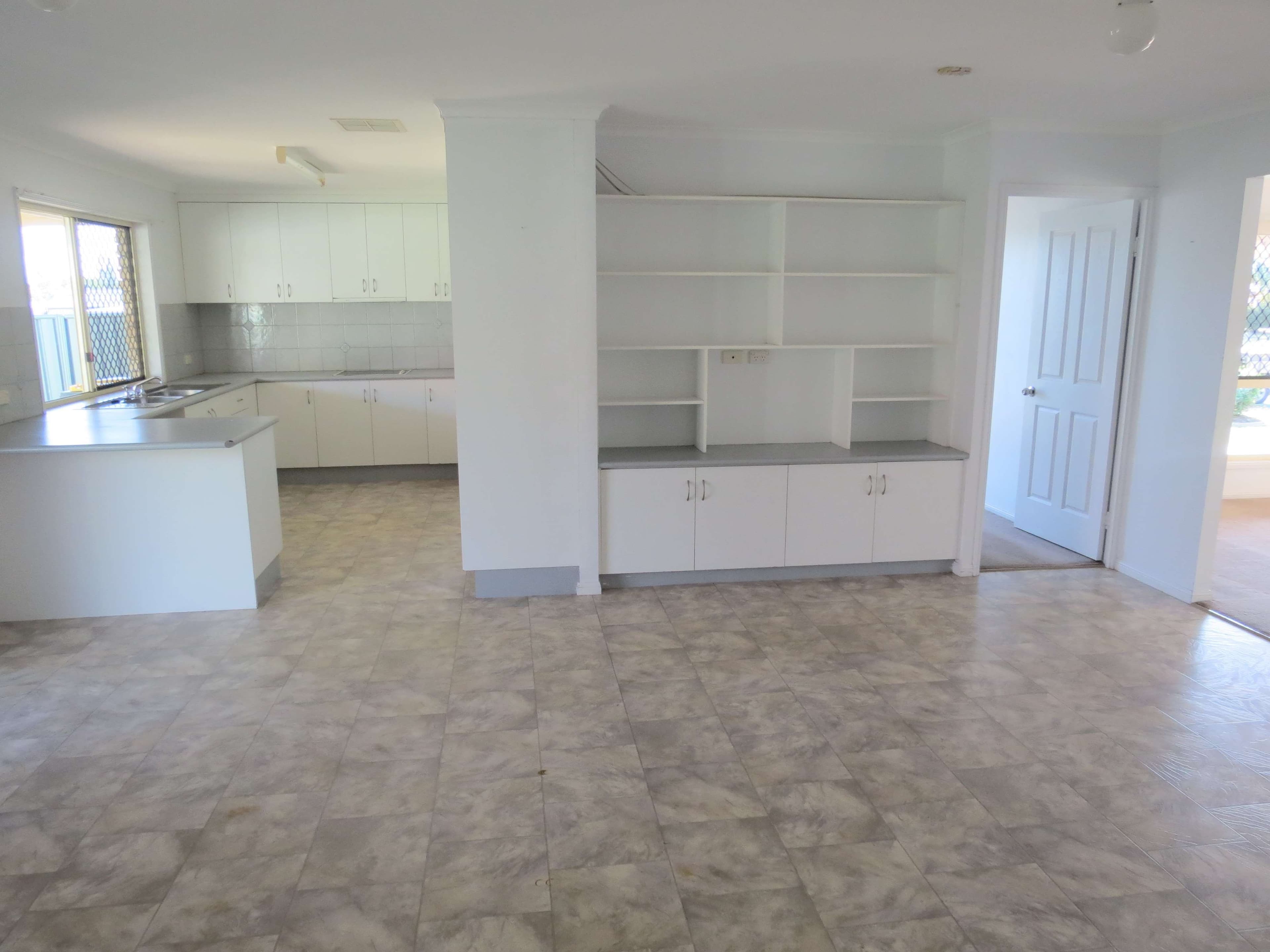 26 Jeppesen Drive, Emerald QLD 4720, Emerald - Thumbnail 3