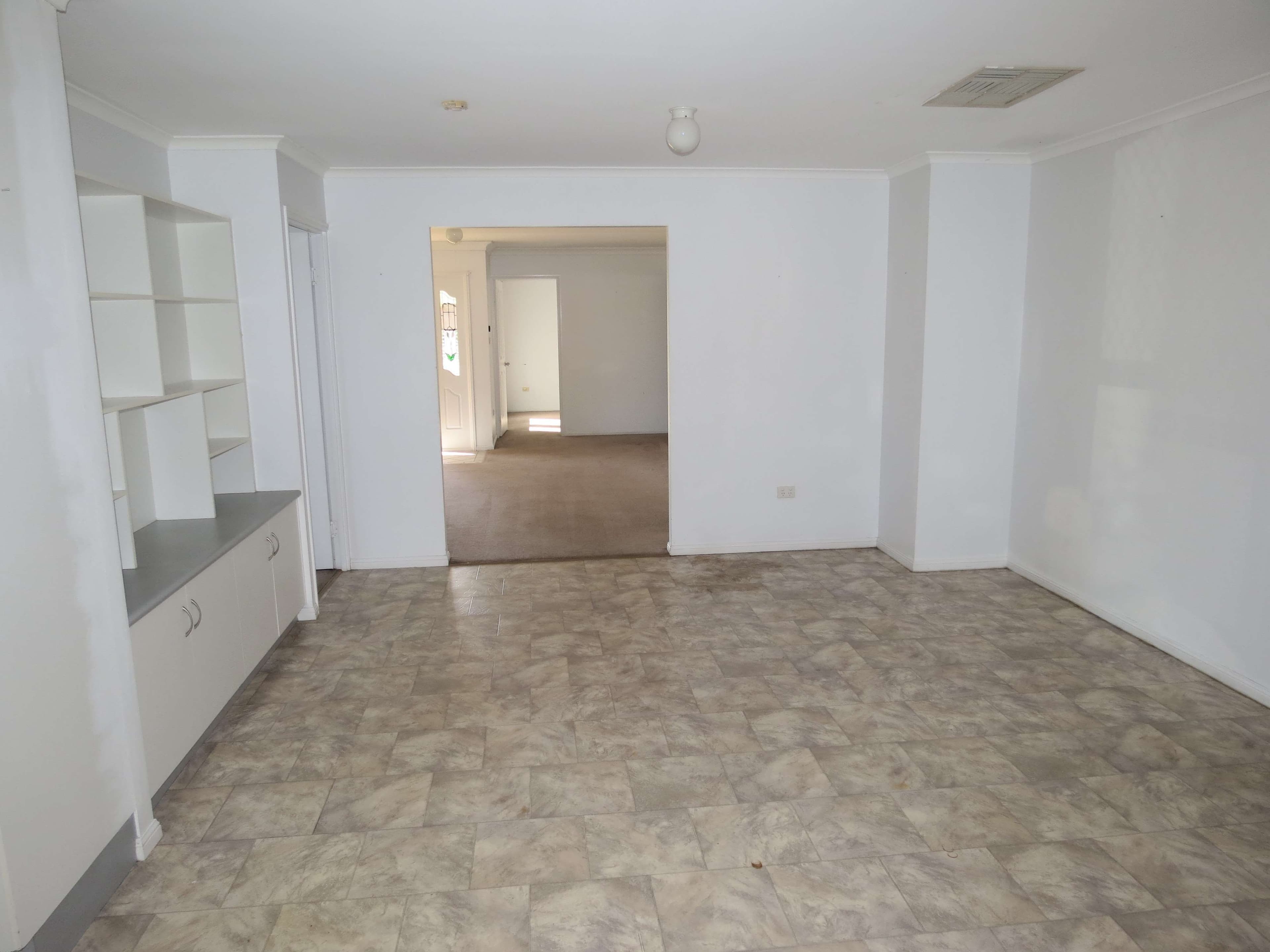 26 Jeppesen Drive, Emerald QLD 4720, Emerald - Thumbnail 4