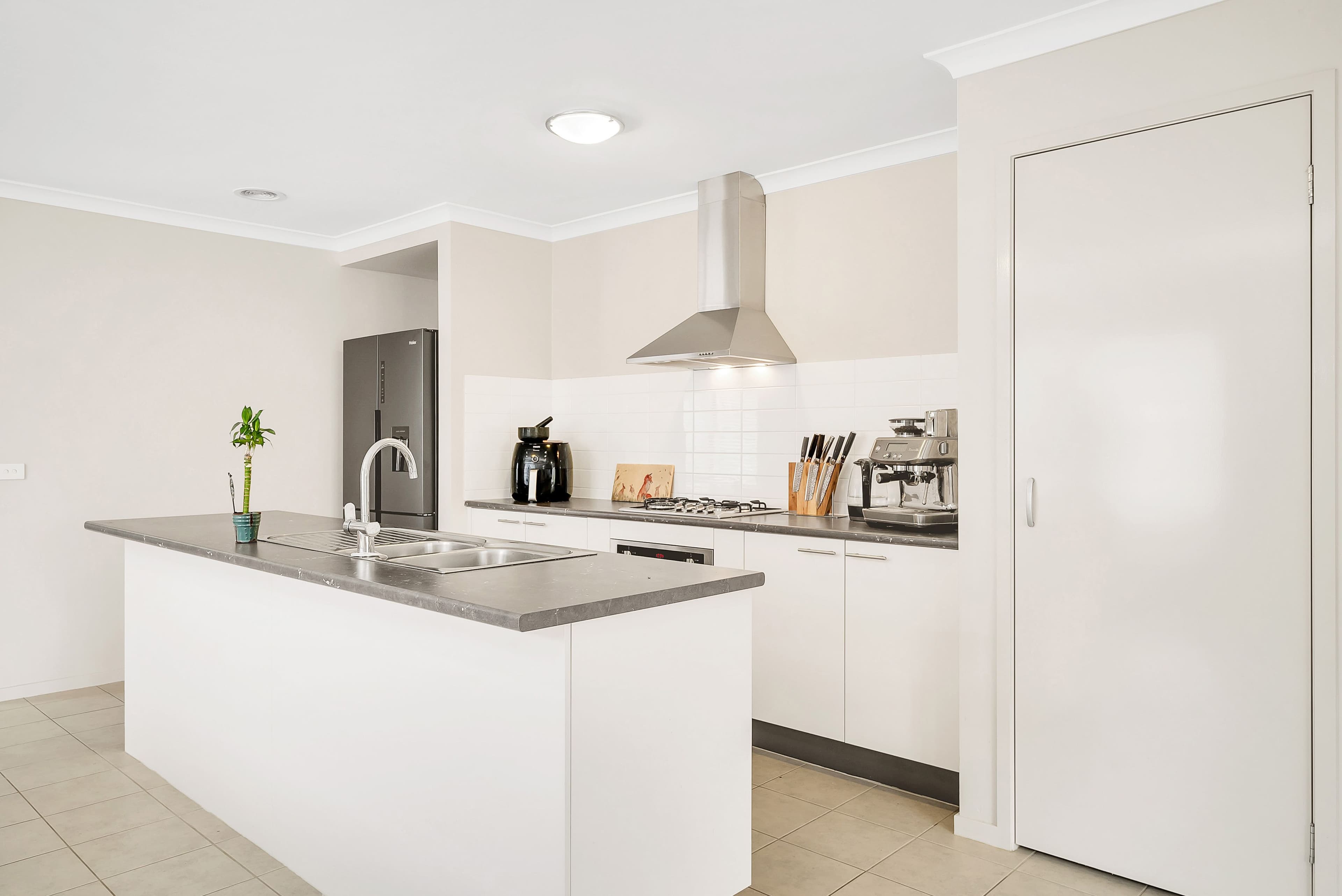 159 Citybay Drive, Point Cook VIC 3030, Point Cook - Thumbnail 2
