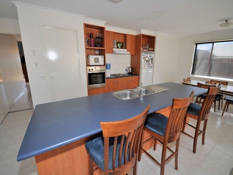 2 Cromwell Court, BANNOCKBURN VIC 3331, Bannockburn - Thumbnail 3