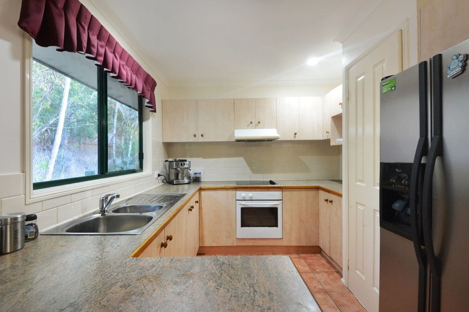 1 Sandpiper Crescent, Jubilee Pocket QLD 4802, Jubilee Pocket - Thumbnail 4