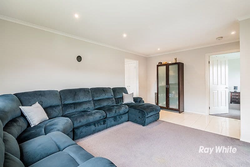 11 Karwarren Way, Cranbourne West VIC 3977, Cranbourne West - Thumbnail 3