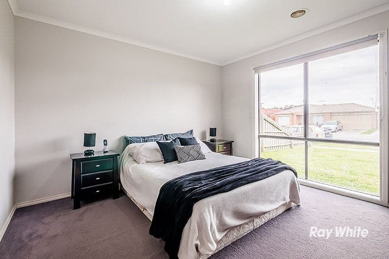 11 Karwarren Way, Cranbourne West VIC 3977, Cranbourne West - Thumbnail 4