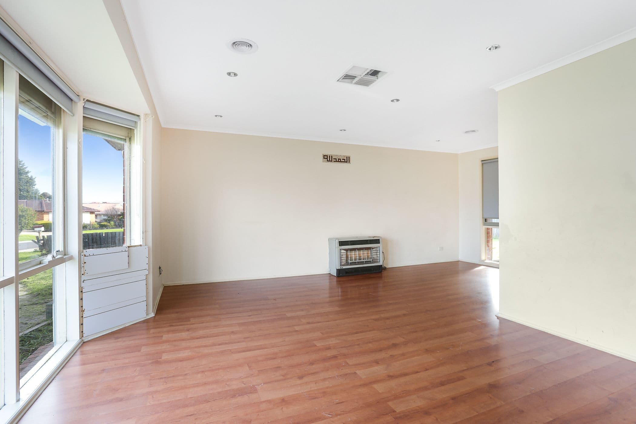 16 Papworth Place, Meadow Heights VIC 3048, Meadow Heights - Thumbnail 3