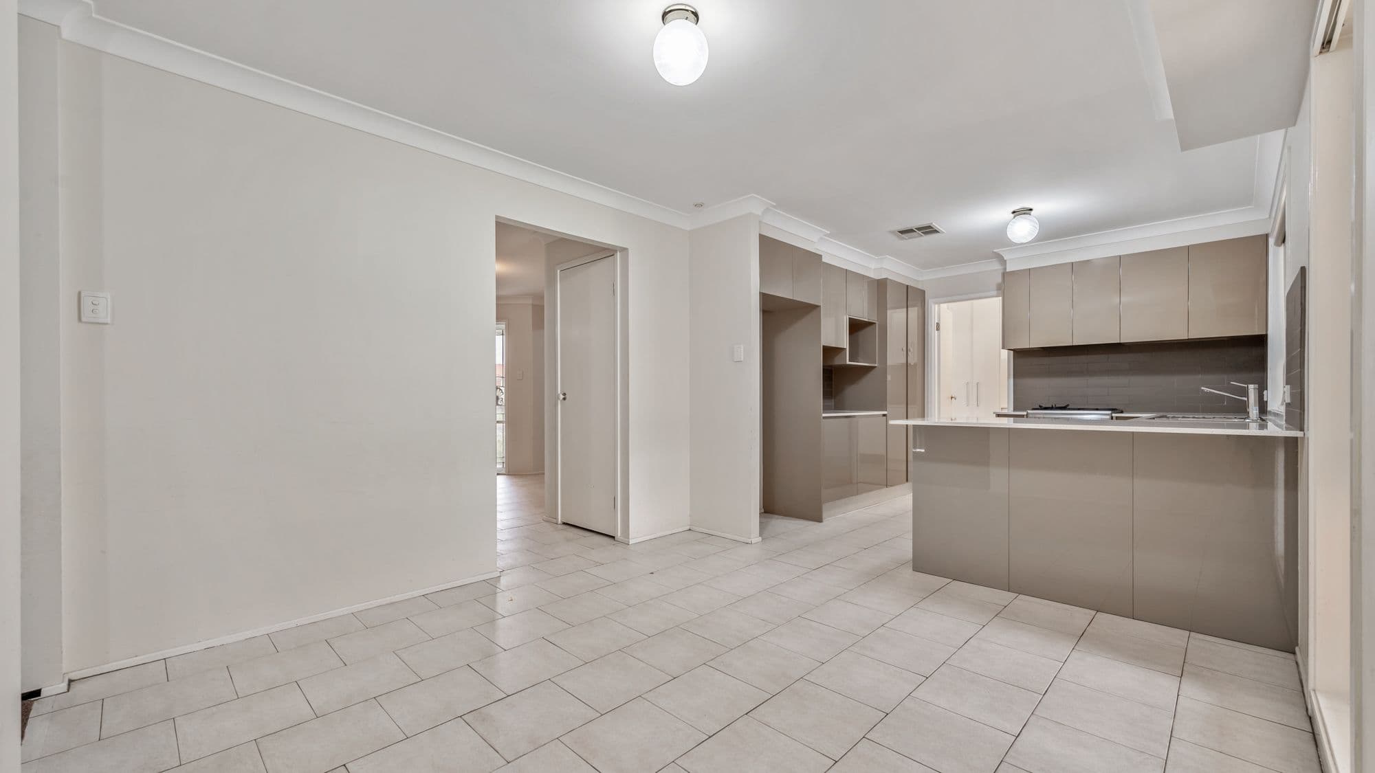 33 Lysander Avenue, Rosemeadow NSW 2560, Rosemeadow - Thumbnail 3