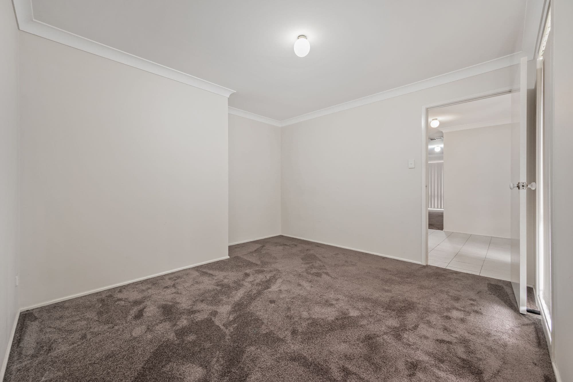 33 Lysander Avenue, Rosemeadow NSW 2560, Rosemeadow - Thumbnail 7