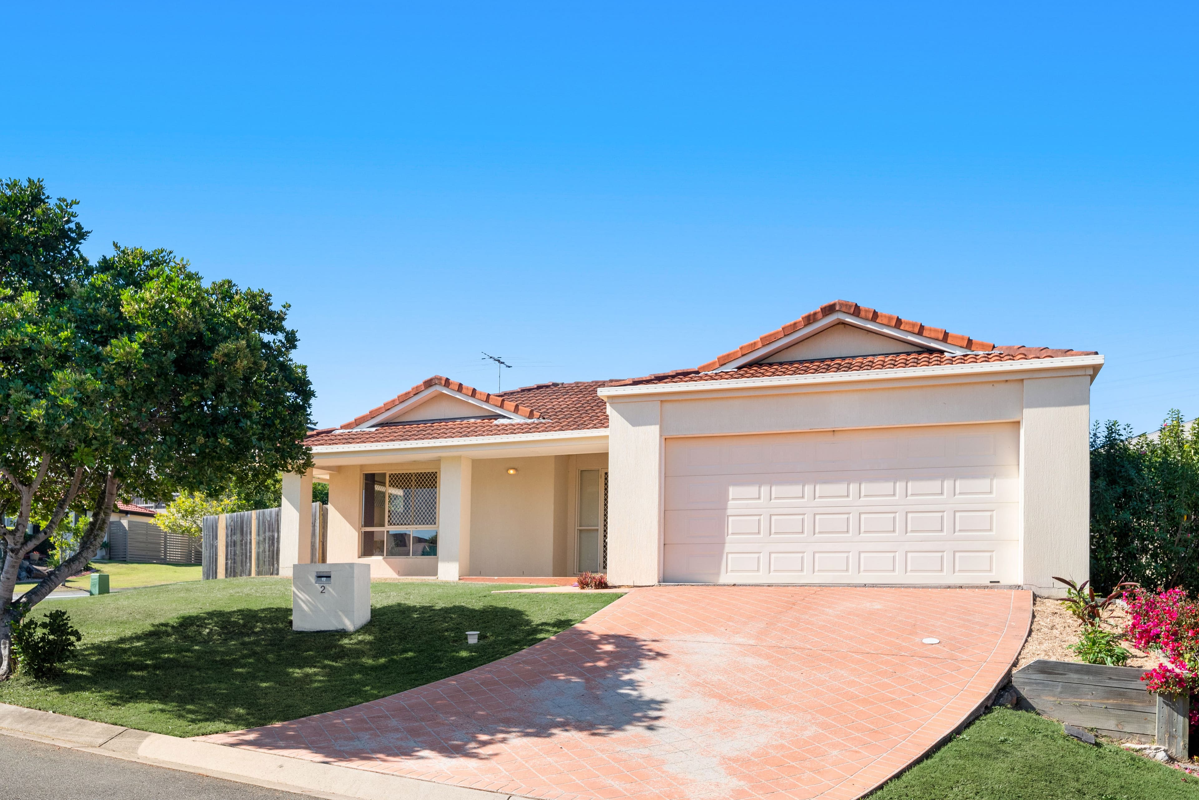 2 Alpena Close, Carindale QLD 4152, Carindale - Image 1